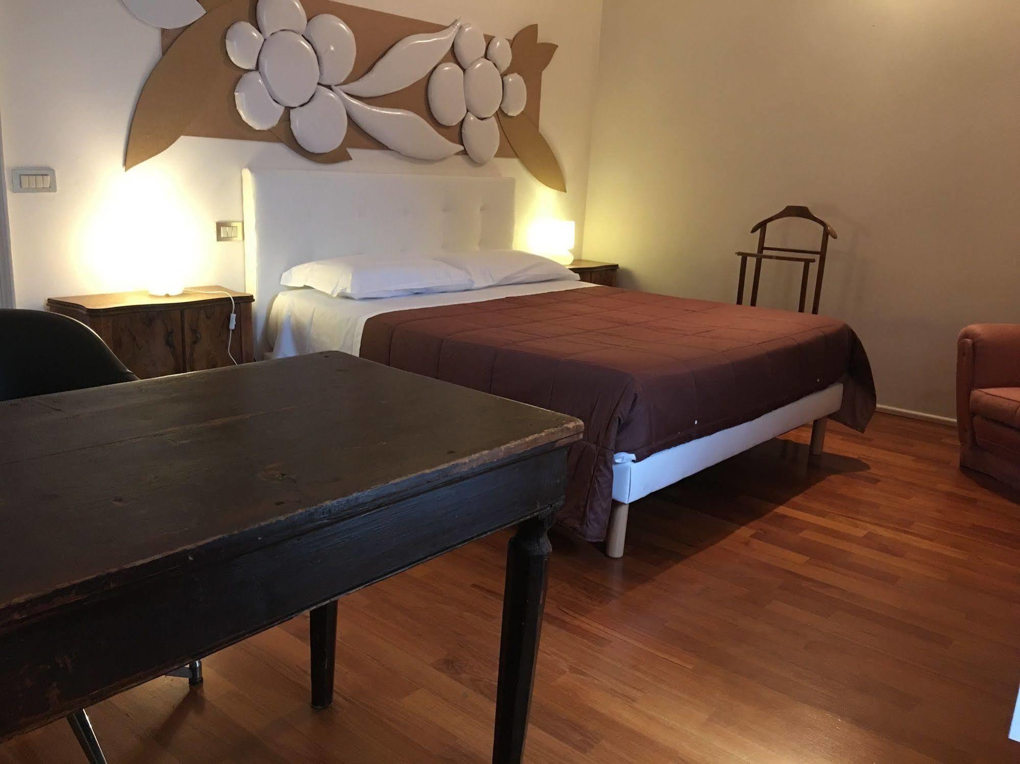 Domus Nova Residenza Il B&Bマントヴァ エクステリア 写真