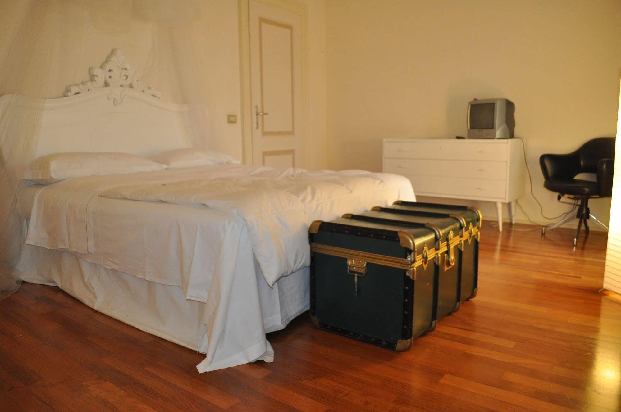 Domus Nova Residenza Il B&Bマントヴァ エクステリア 写真